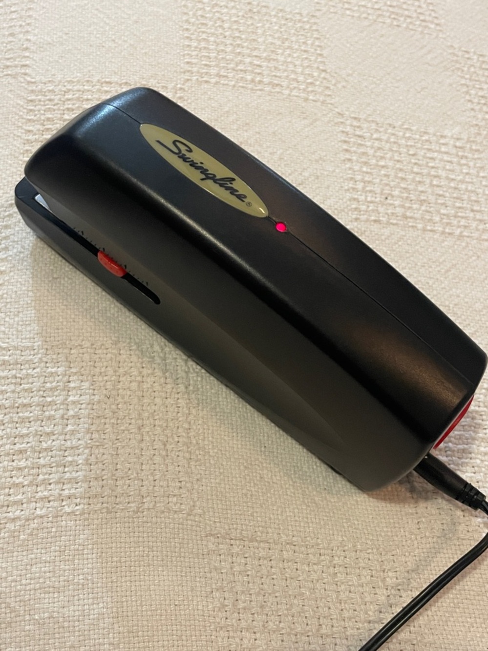 Swingline Electric Stapler 48200 Black & Red with AC Adapter - Picture 3 of 6